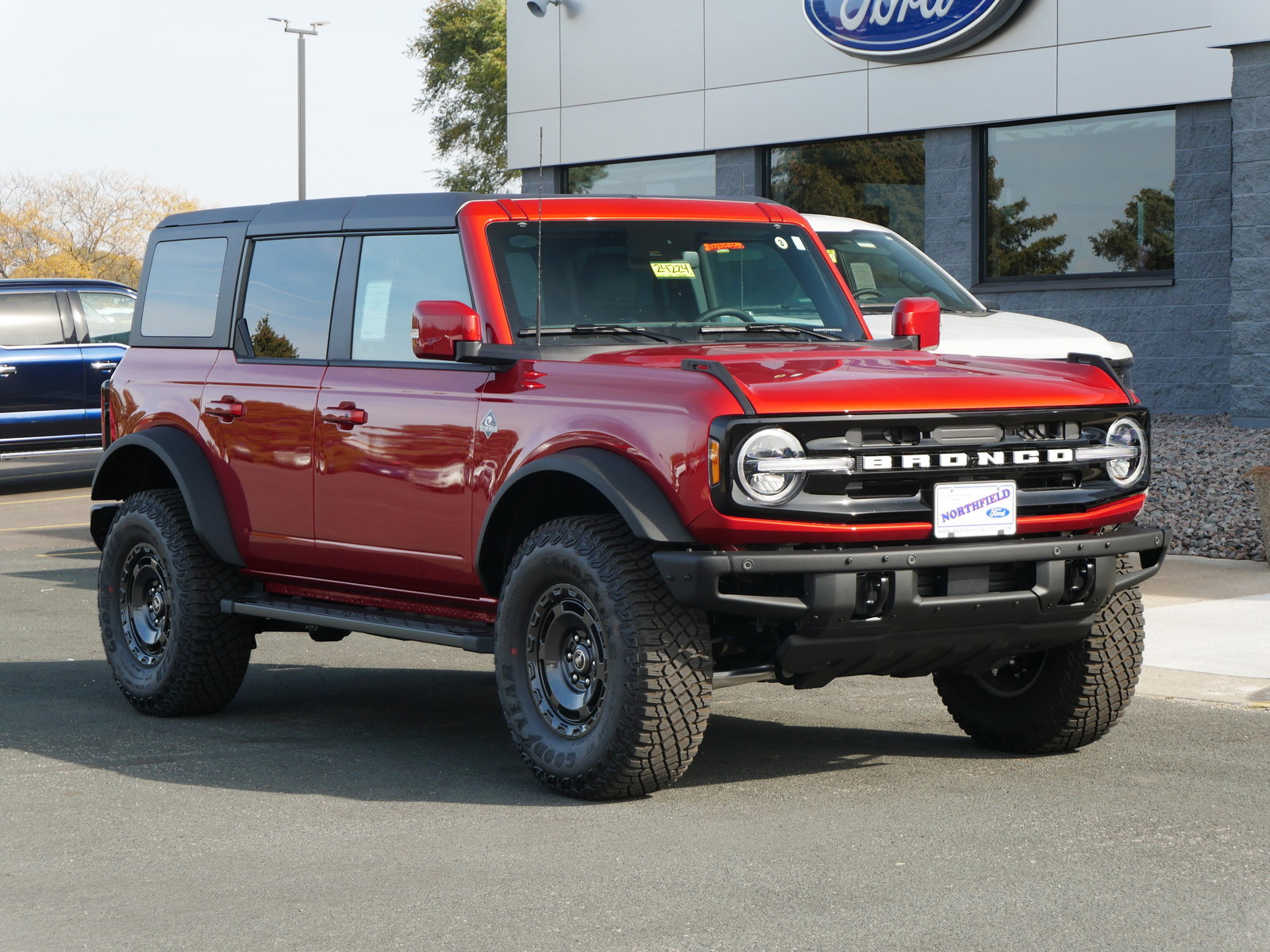 2024 Ford Bronco Outer Banks photo 2