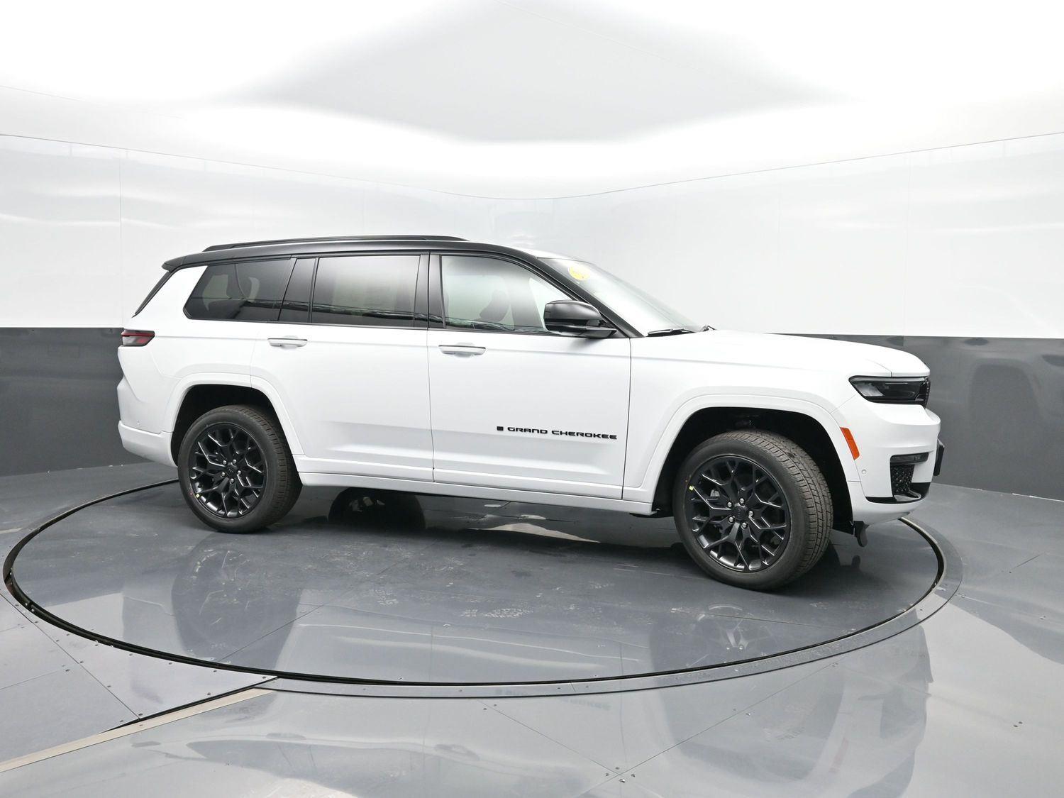 2025 Jeep Grand Cherokee L Summit Reserve photo 3