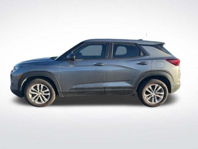 2021 Chevrolet Trailblazer LS photo 2