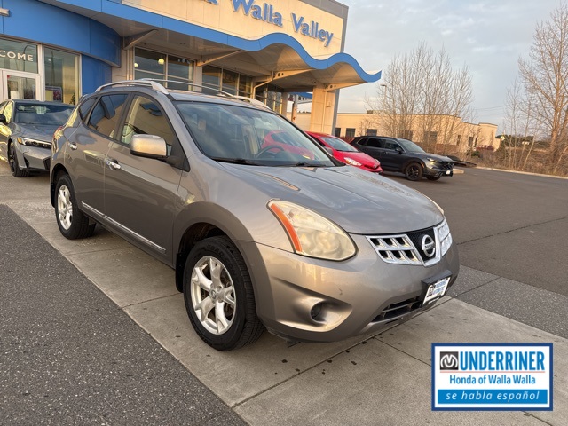 2011 Nissan Rogue SV's photo