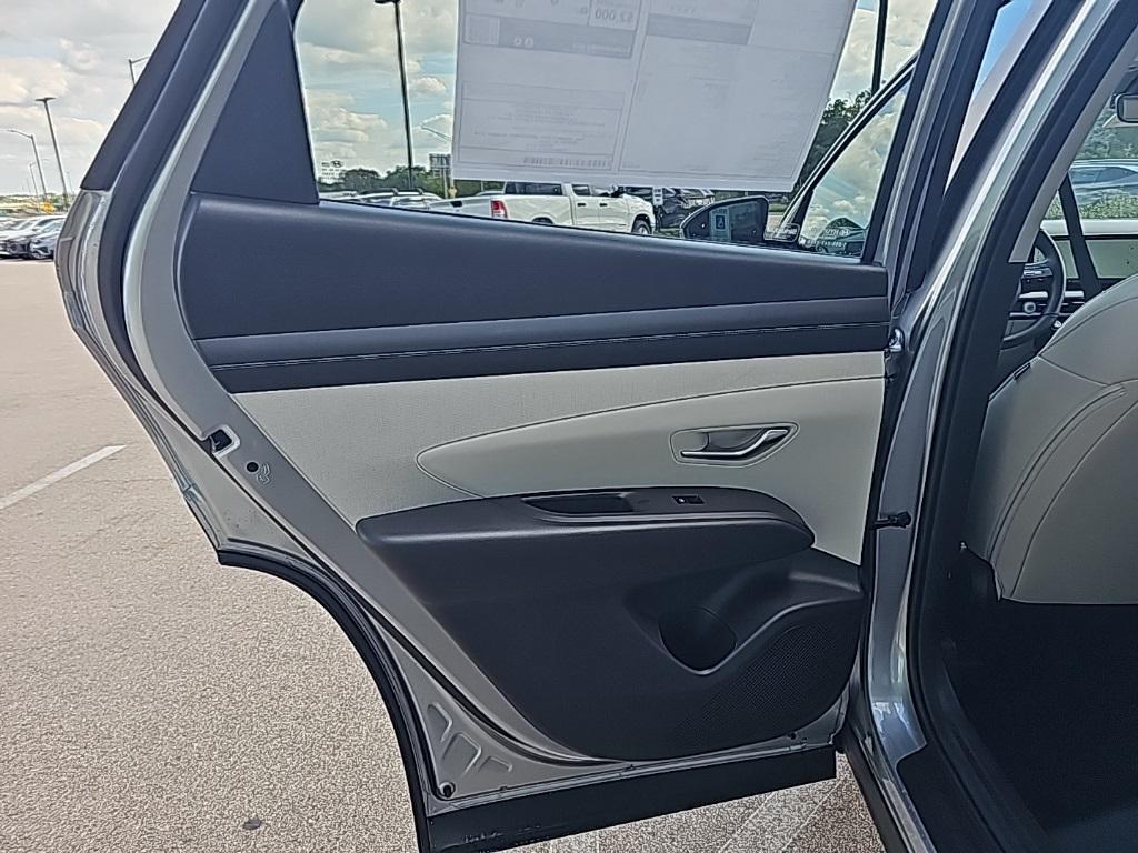 2025 Hyundai Tucson SEL Convenience photo 30