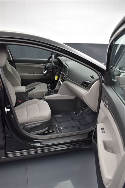 2019 Hyundai Elantra SE photo 11