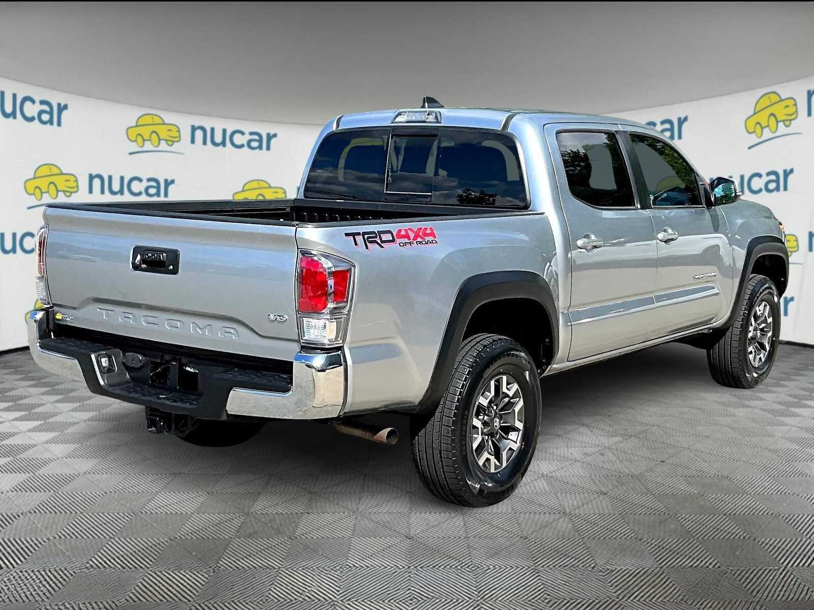 2023 Toyota Tacoma TRD photo 6