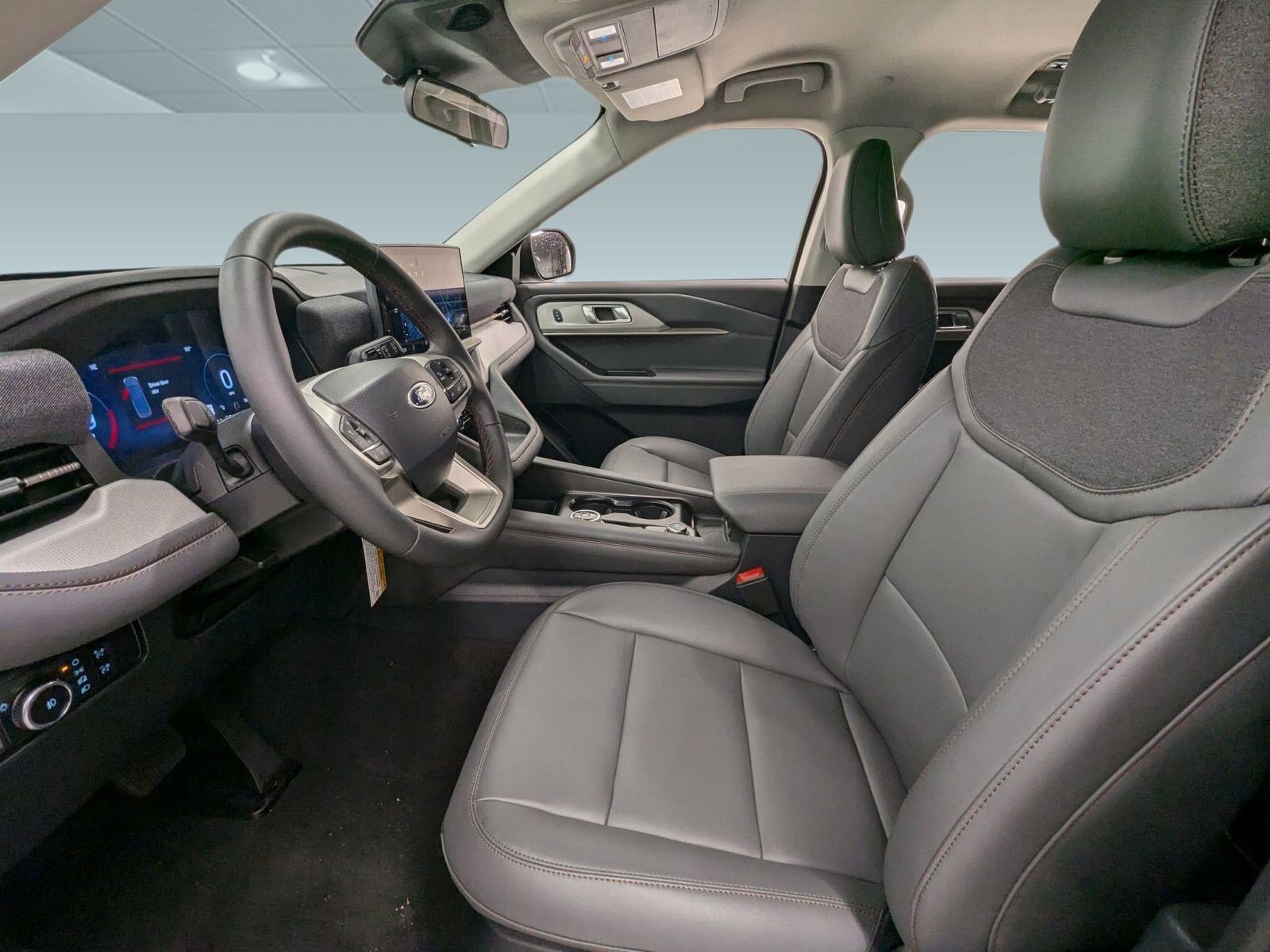 2026 Ford Explorer photo 4