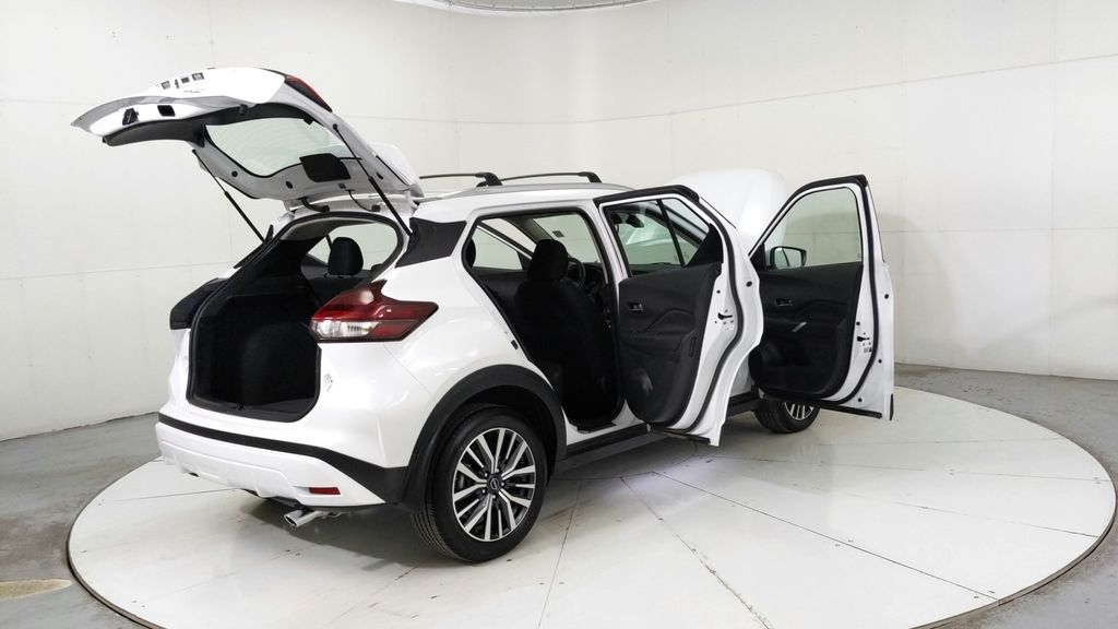 2024 Nissan Kicks SV photo 8