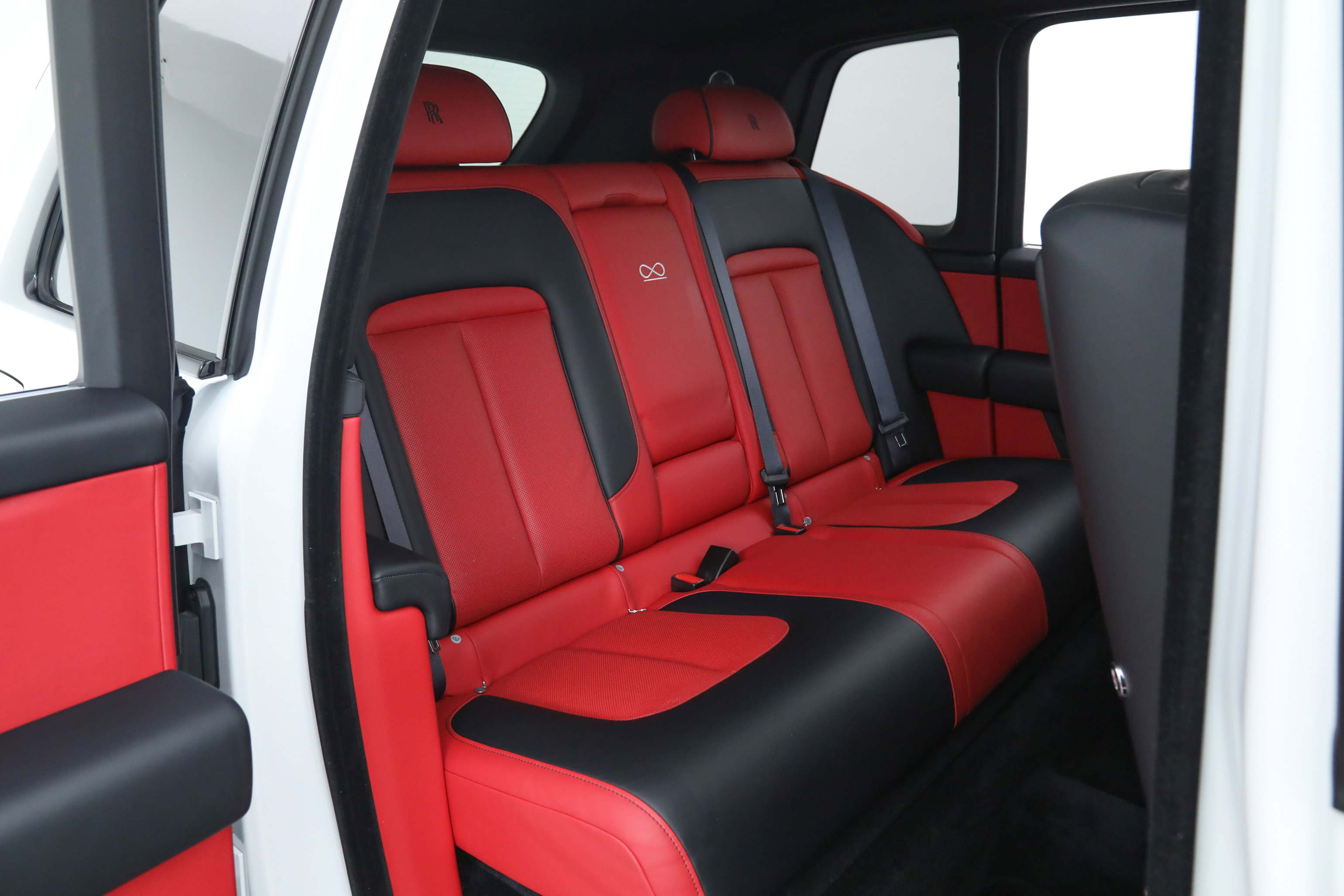 2023 Rolls Royce Cullinan Black Badge photo 24