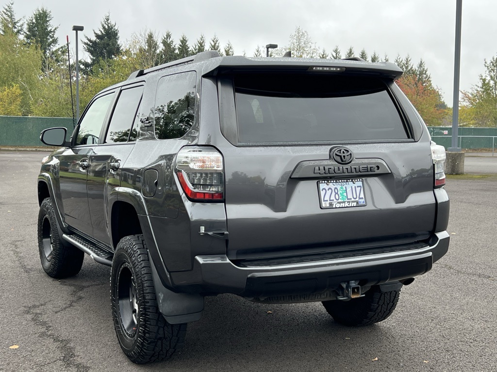 2019 Toyota 4Runner TRD Off-Road Premium photo 5