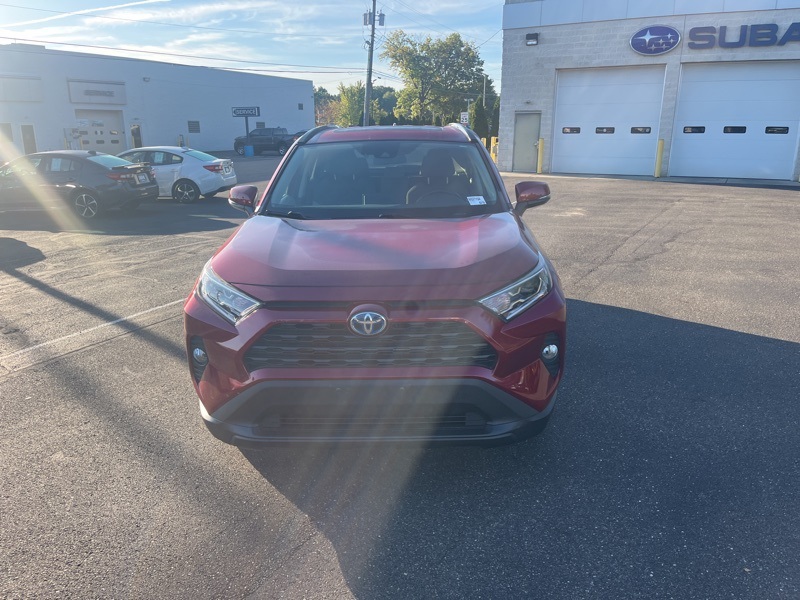 2020 Toyota RAV4 Hybrid XLE photo 2