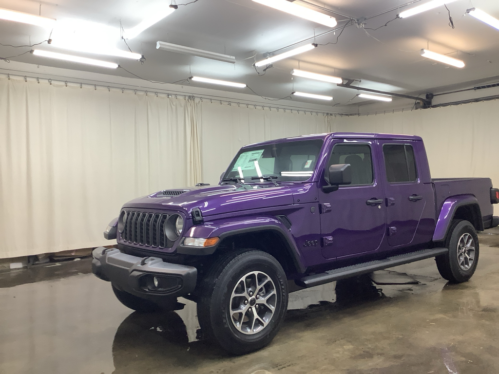 2026 Jeep Gladiator Sport S's photo