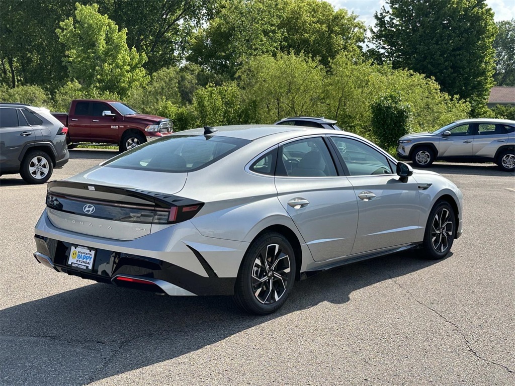 2024 Hyundai Sonata SEL photo 3