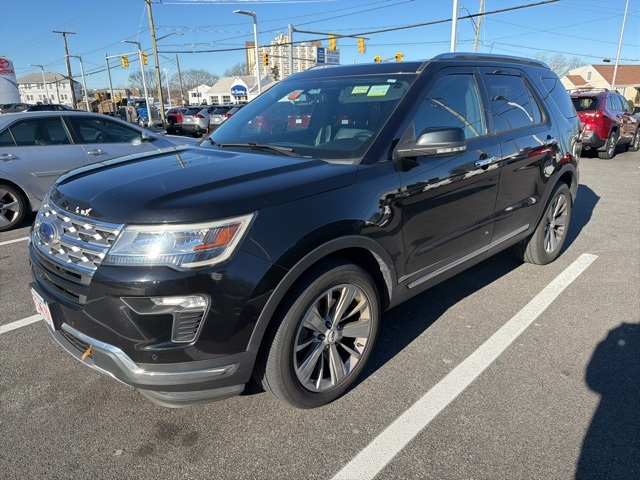 2018 Ford Explorer Limited's photo