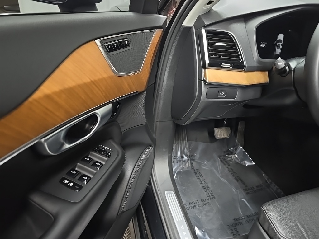 2024 Volvo XC90 B5 Plus photo 27