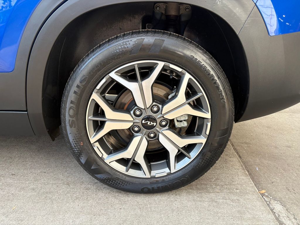 2022 Kia Seltos EX photo 12