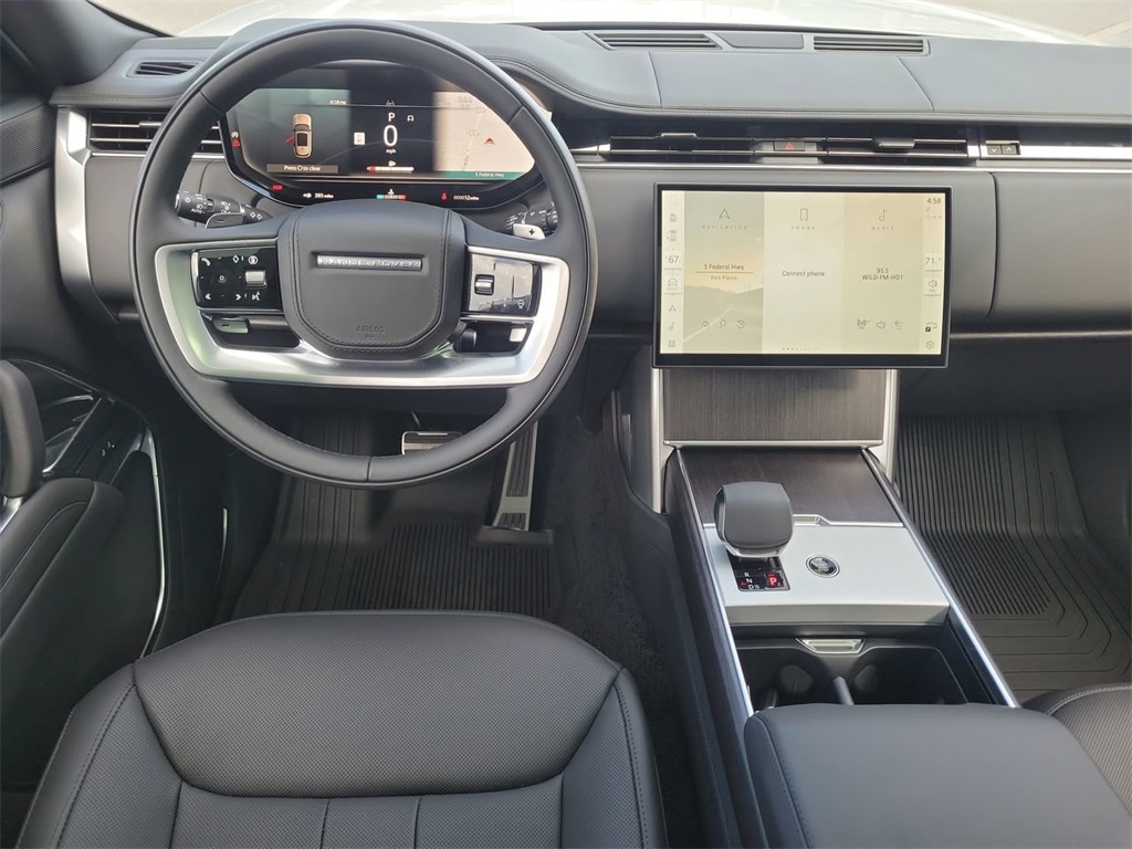 2025 Land Rover Range Rover SE photo 18