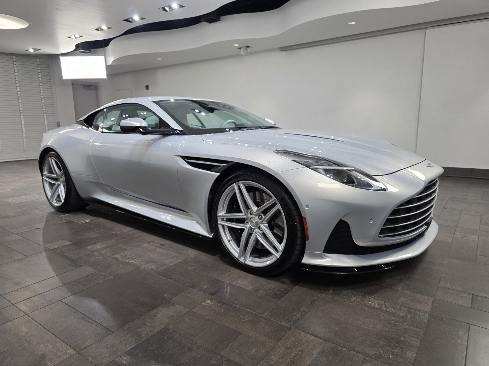 2024 Aston Martin DB12 Base