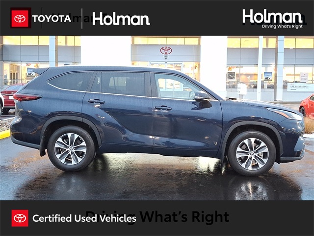 2024 Toyota Highlander XLE's photo