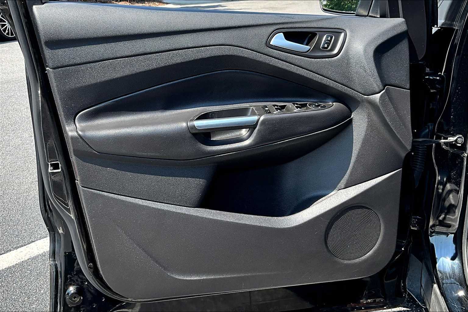 2017 Ford Escape SE photo 18