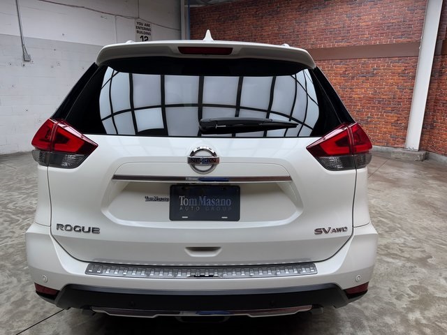 2019 Nissan Rogue SV photo 3