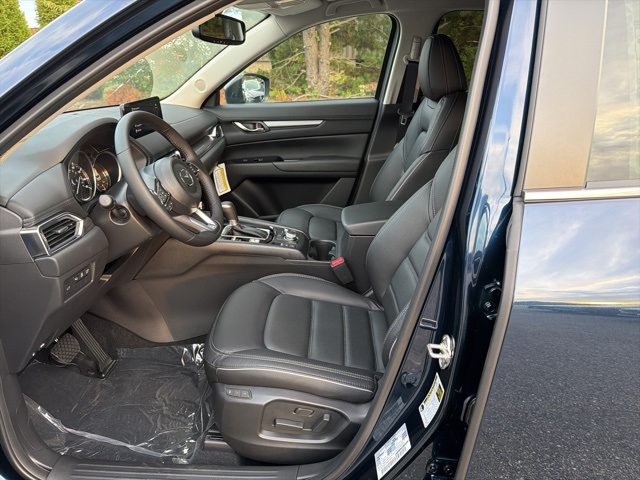 2025 Mazda CX-5 2.5 S Preferred photo 9