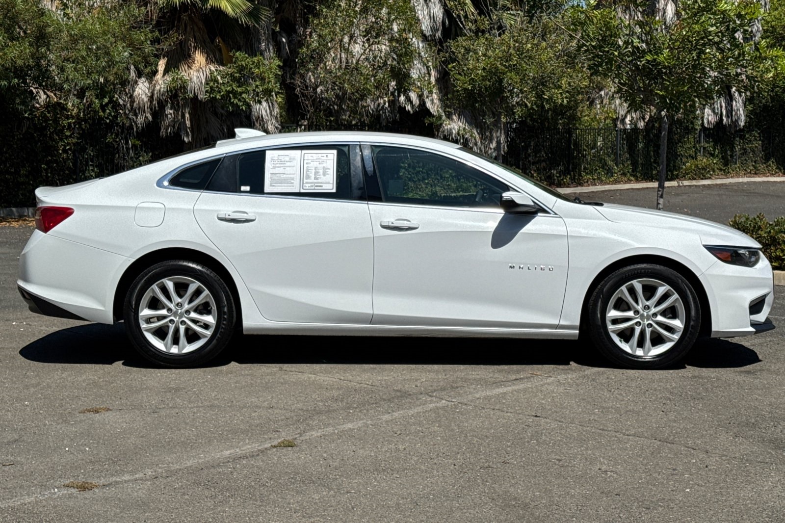 Used 2018 Chevrolet Malibu 1LT with VIN 1G1ZD5ST2JF142342 for sale in Newark, CA