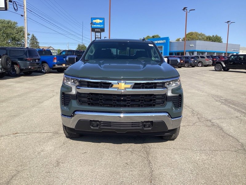 2026 Chevrolet Silverado 1500 LT photo 2