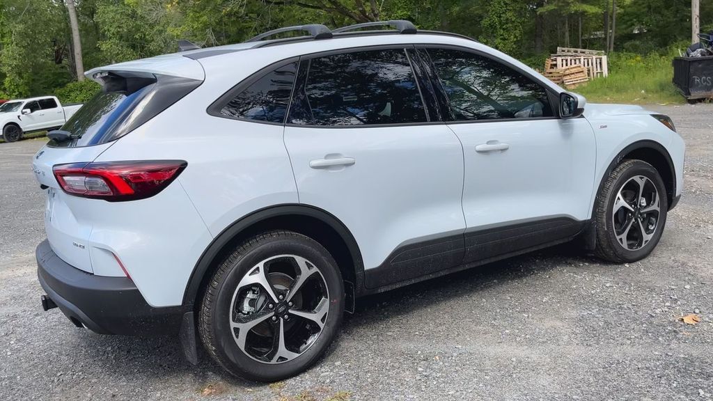 2025 Ford Escape ST-Line Select photo 3