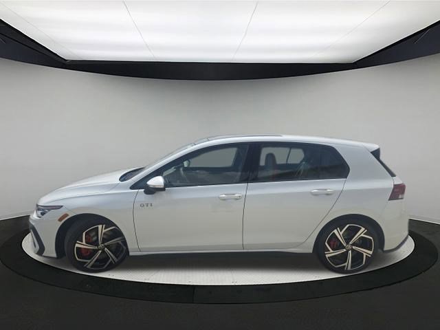 2025 Volkswagen Golf GTI SE photo 4