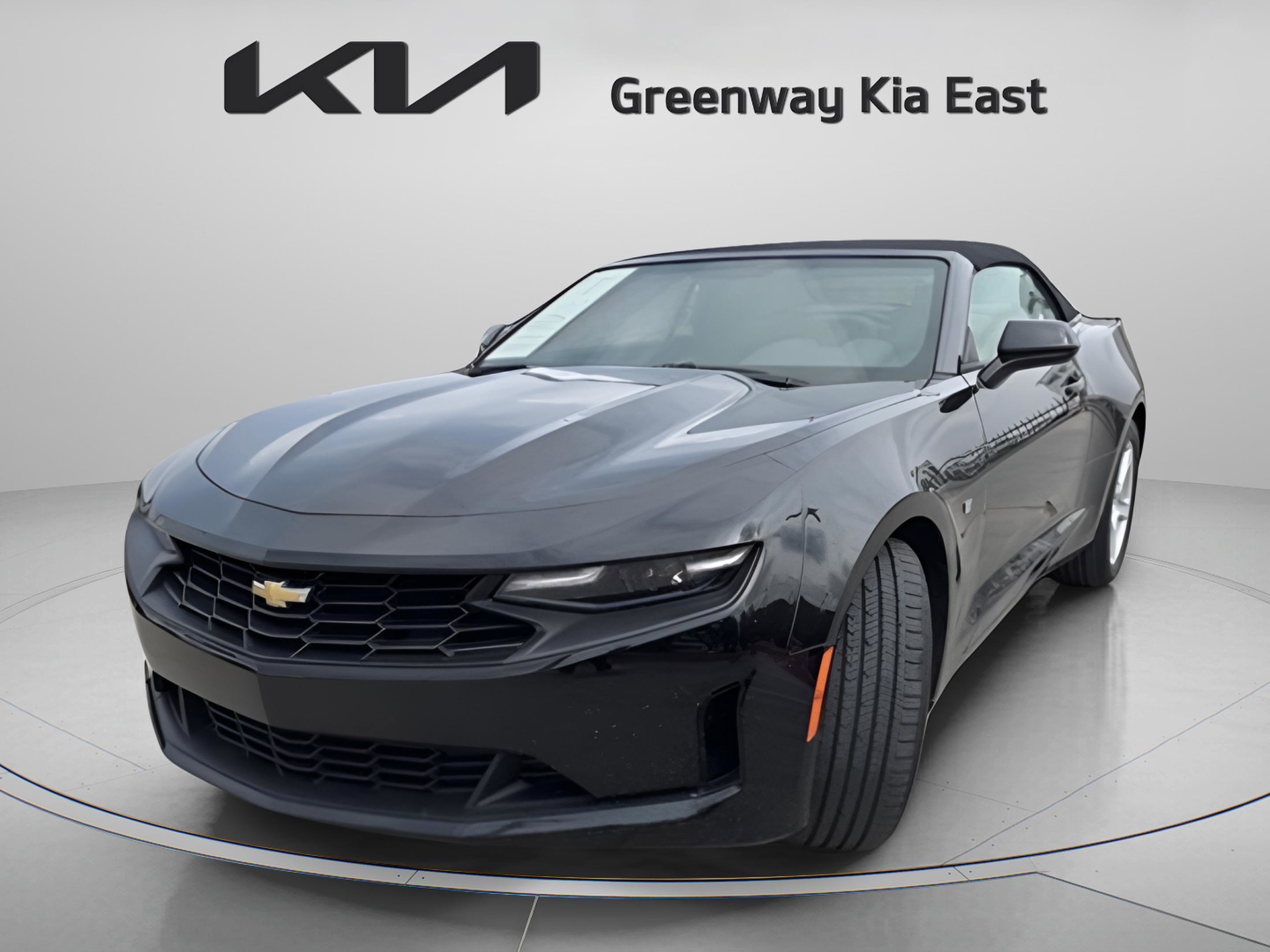 2023 Chevrolet Camaro 2LT photo 4