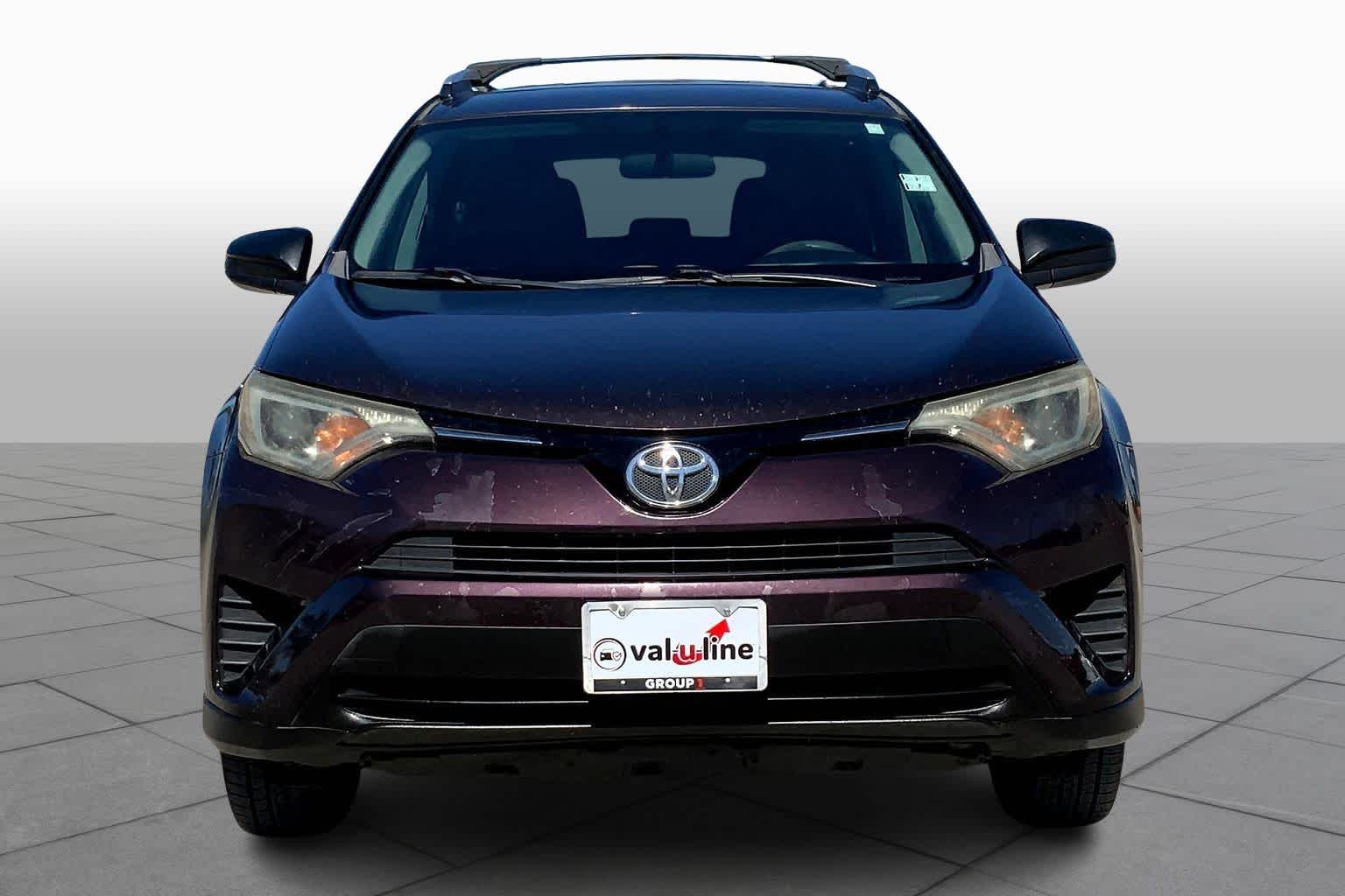 2016 Toyota RAV4 LE photo 3