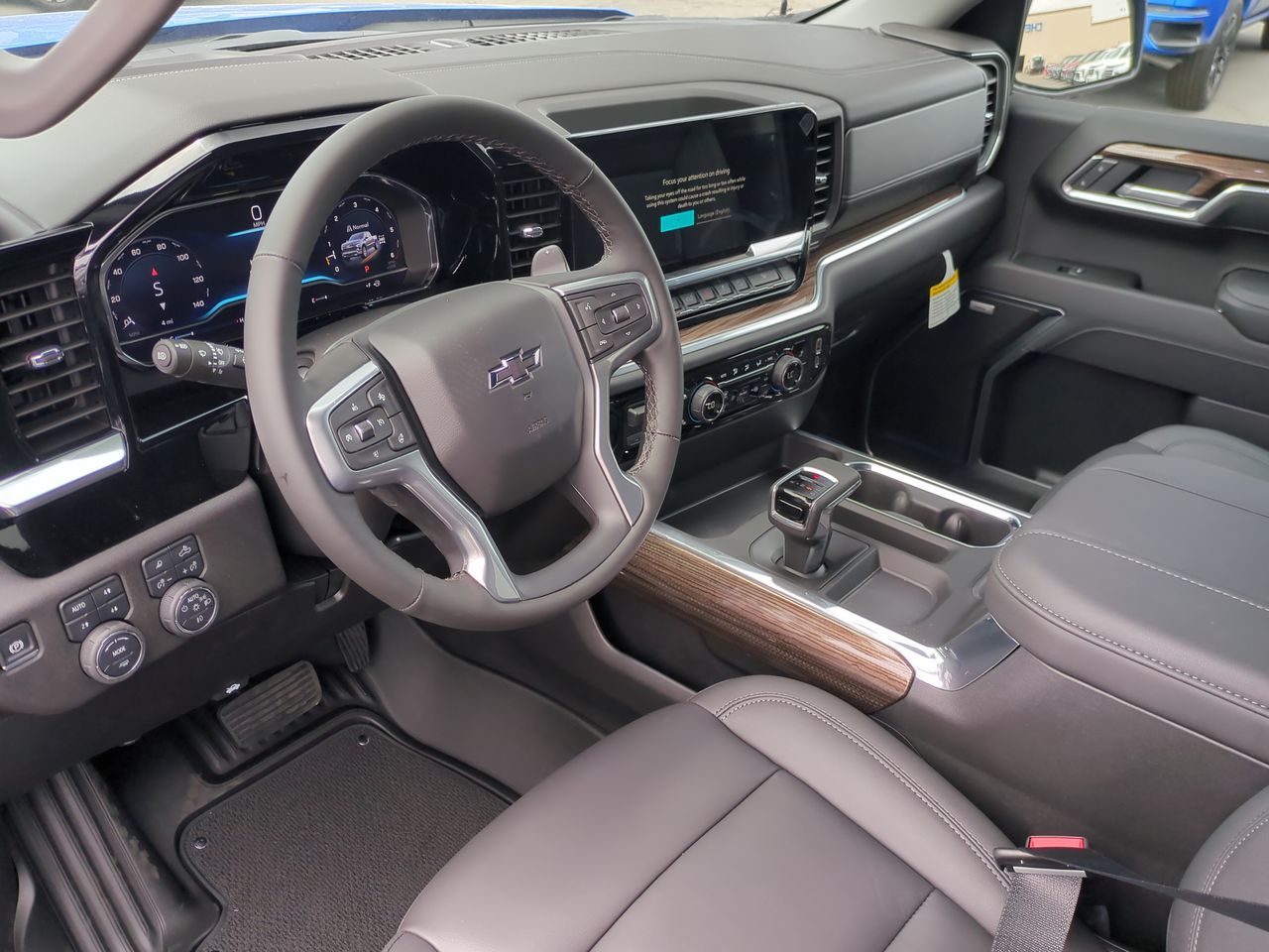 2025 Chevrolet Silverado 1500 RST photo 10