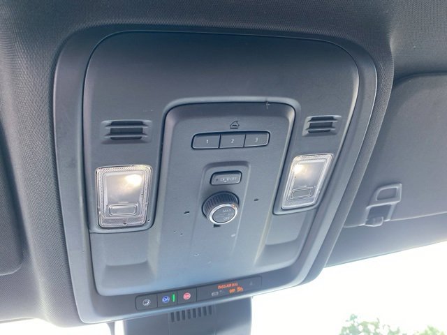 2023 Chevrolet Suburban LT photo 28