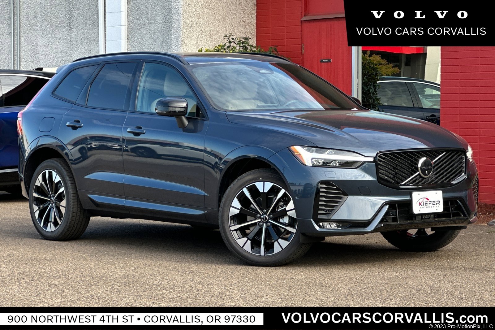 2026 Volvo XC60 Plus's photo