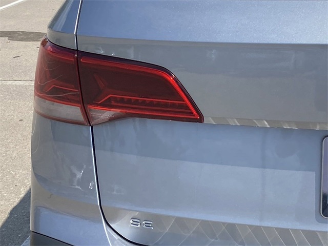 2024 Volkswagen Taos SE photo 5