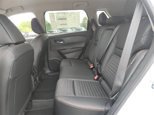 2026 Nissan Rogue SV photo 7