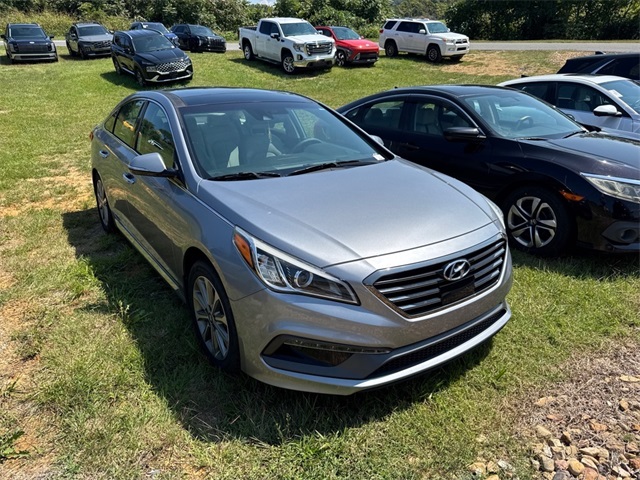 2016 Hyundai Sonata Base photo 3