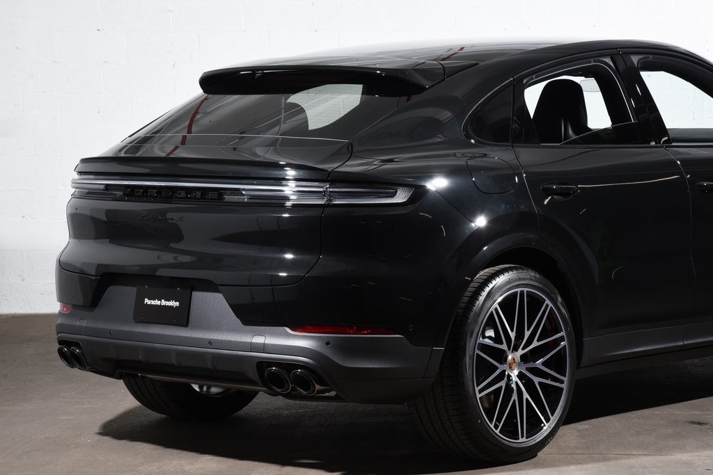 2025 Porsche Cayenne Coupe S photo 11