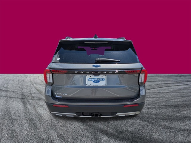 2025 Ford Explorer photo 3
