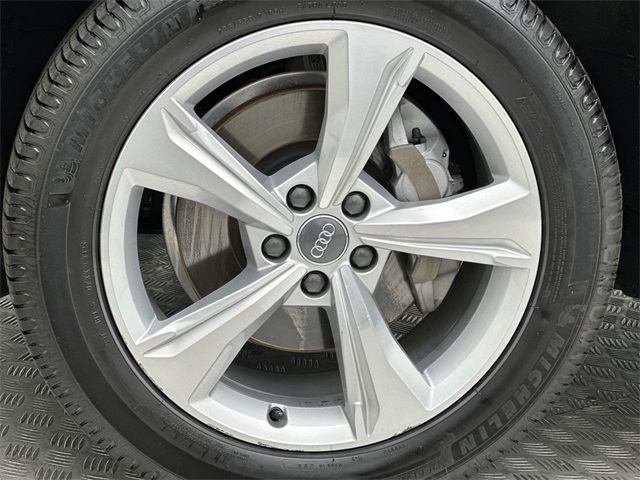 2020 Audi Q5 45 Premium Plus photo 2