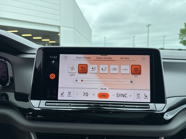 2025 Volkswagen Atlas Peak Edition SE photo 17
