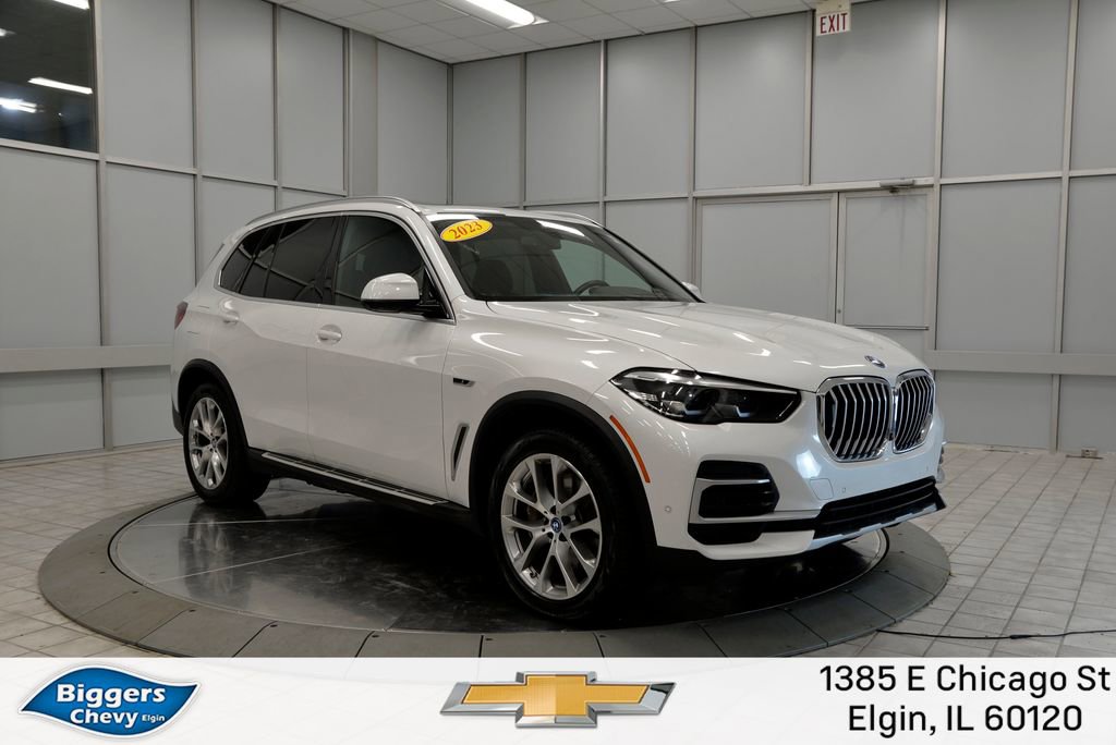 2023 BMW X5 45e's photo