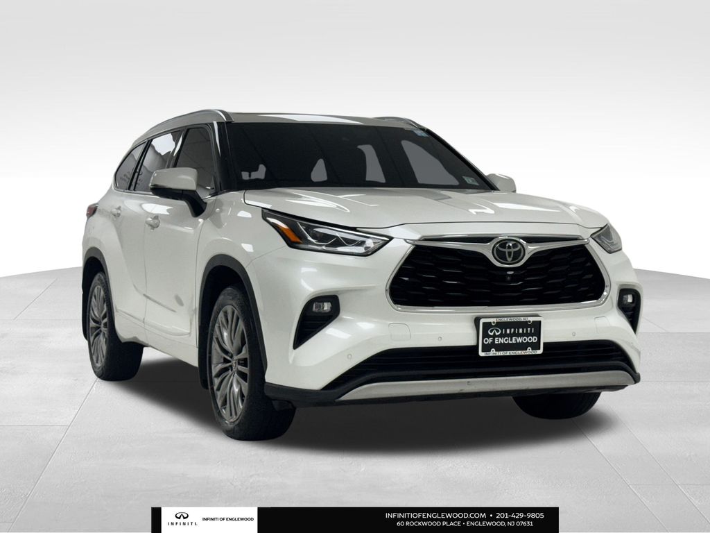 2020 Toyota Highlander Platinum's photo