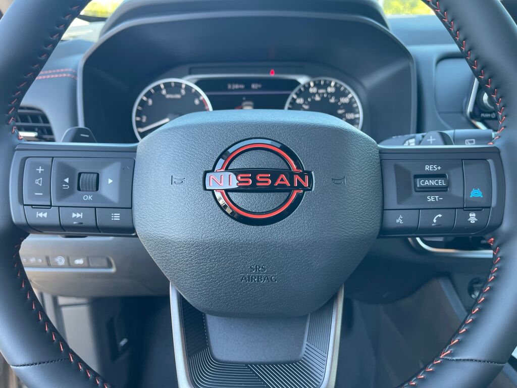 2026 Nissan Rogue SV photo 10