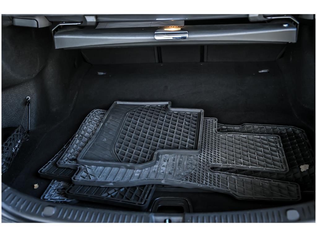 2017 Mercedes Benz E 300 4MATIC photo 9