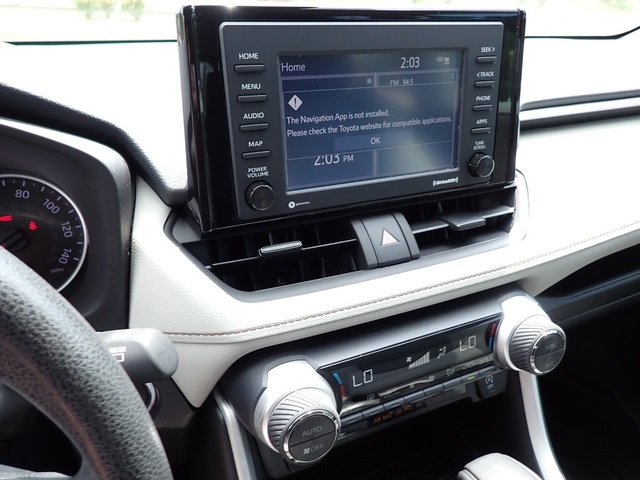2022 Toyota RAV4 XLE photo 19