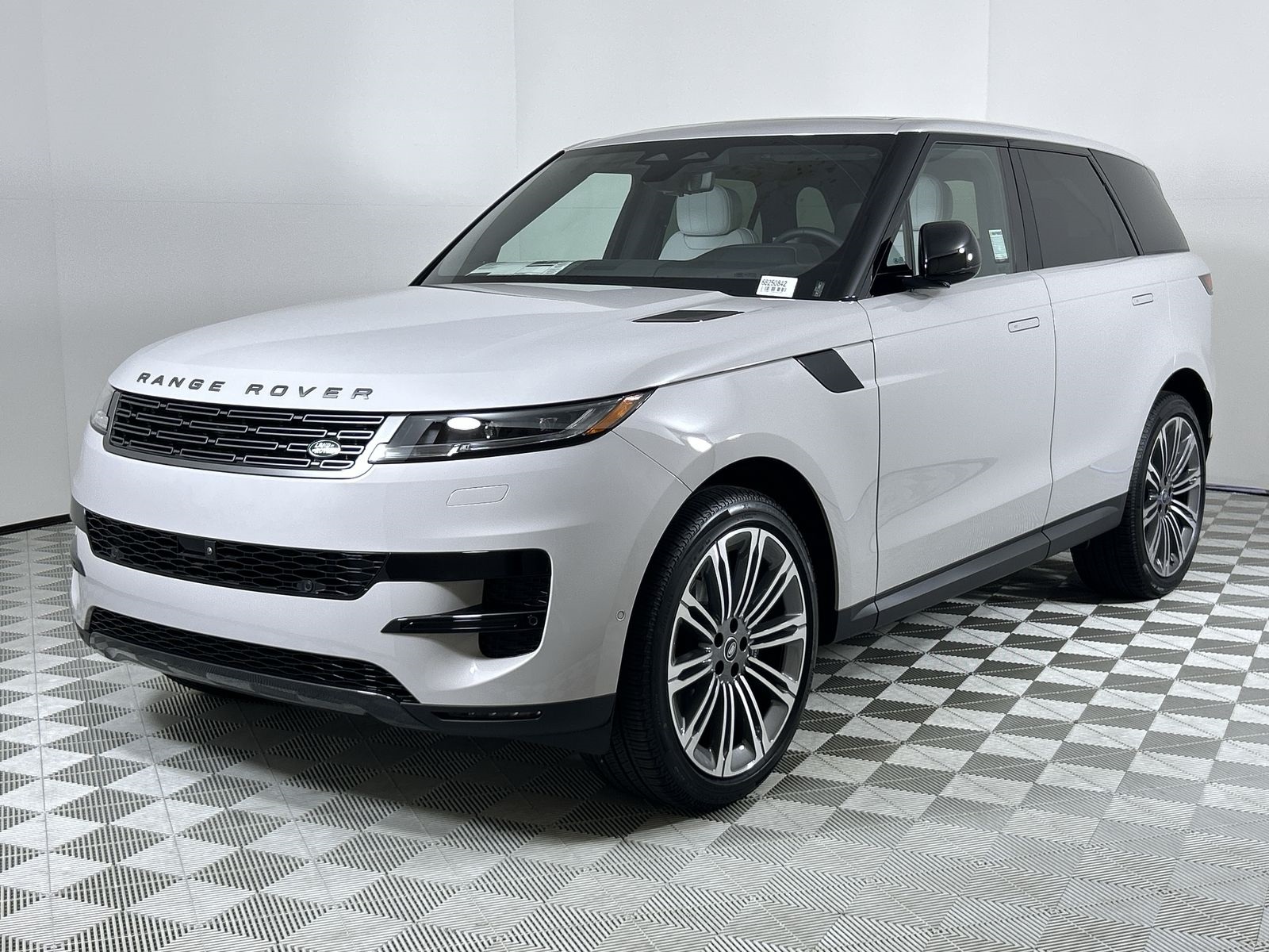 2025 Land Rover Range Rover Sport SE's photo