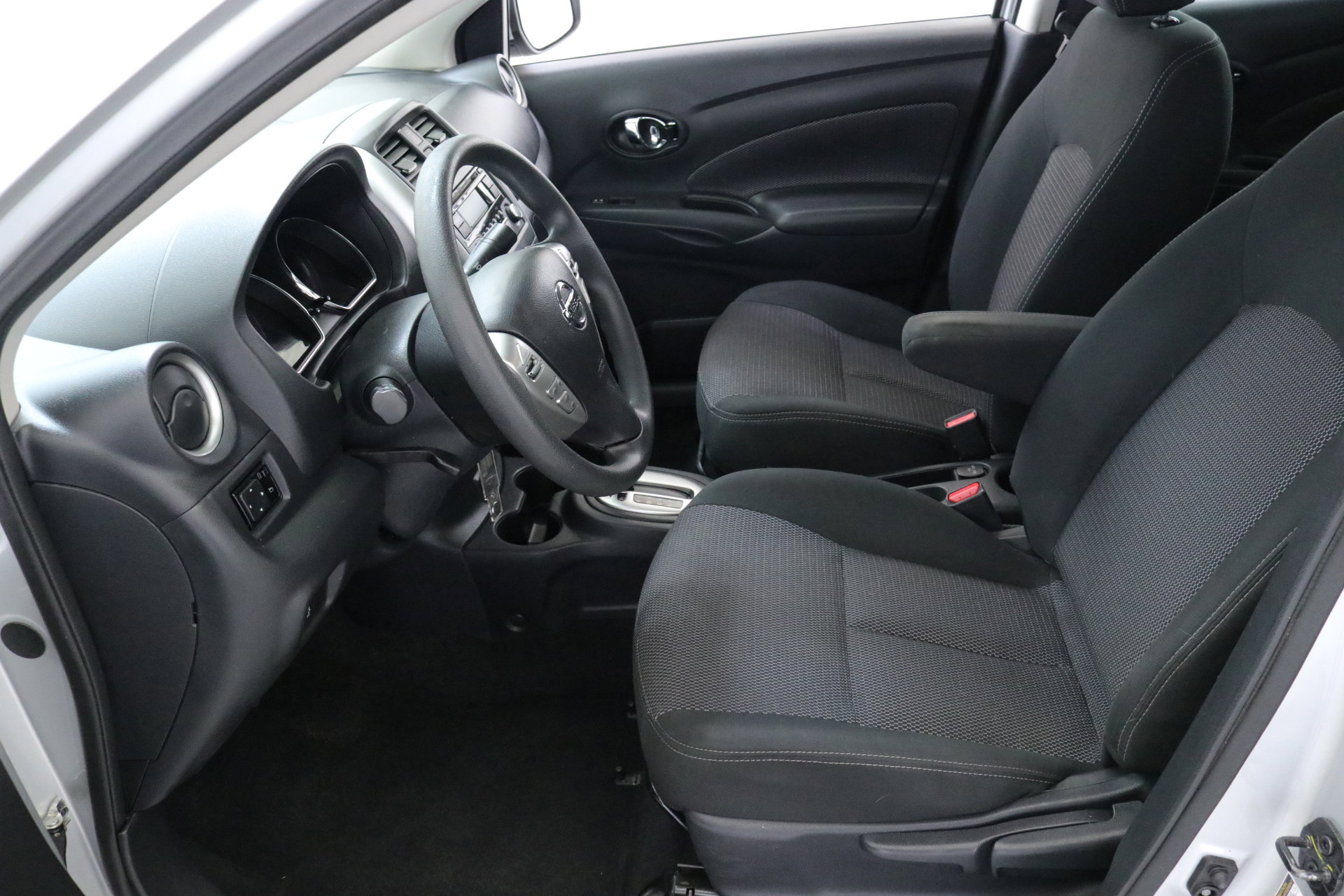 2017 Nissan Versa Sedan SV photo 22