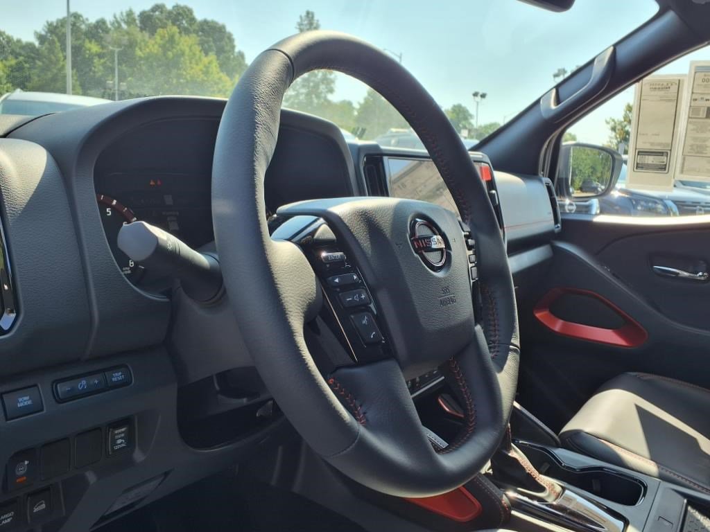 2025 Nissan Frontier Crew Cab PRO-4X photo 15