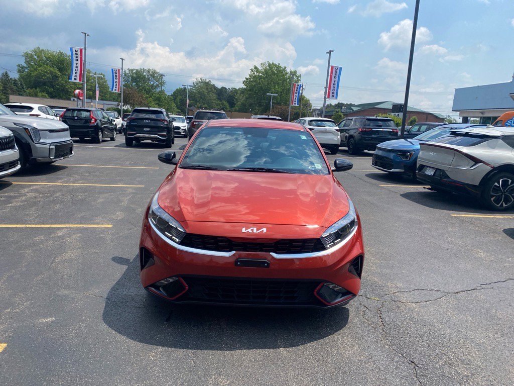 2022 Kia Forte GT-Line photo 2