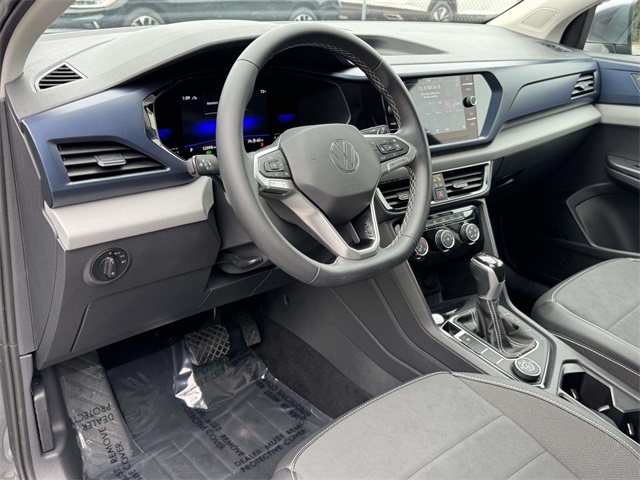 2023 Volkswagen Taos SE photo 2