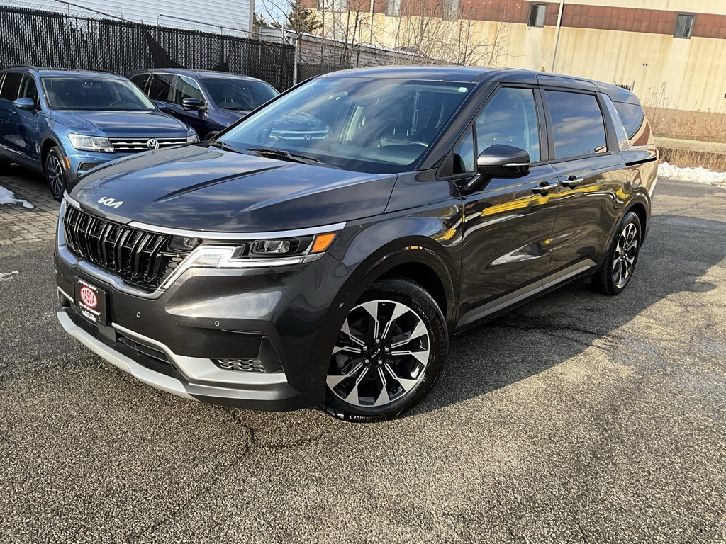 2024 Kia Carnival EX's photo